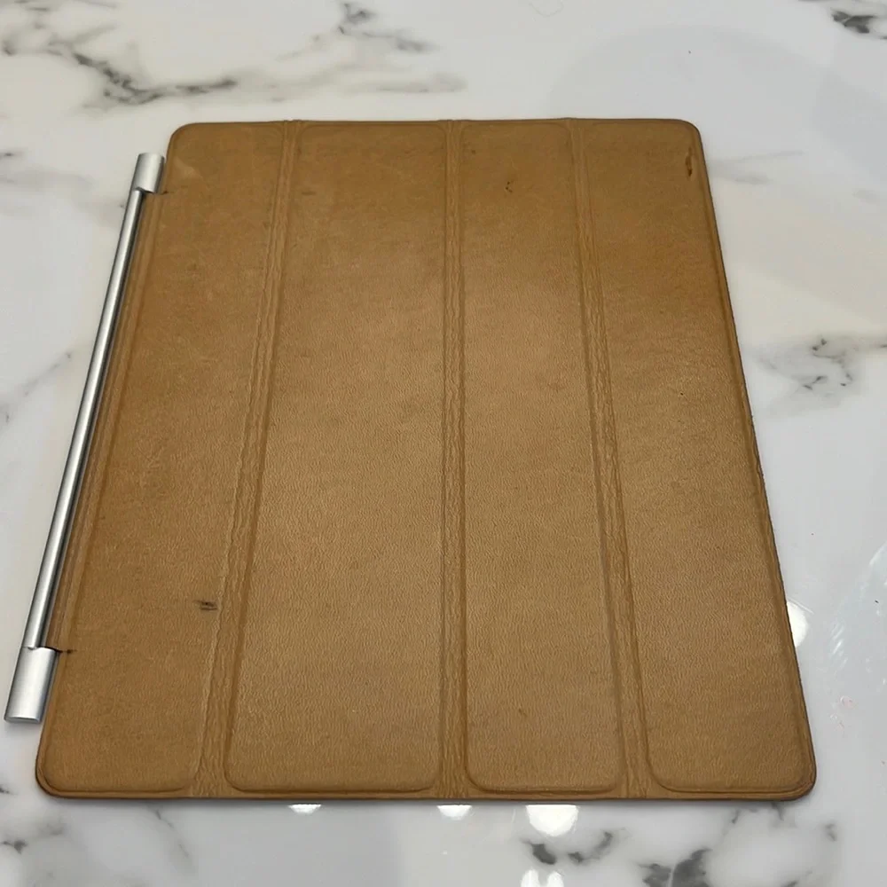 ❤️Apple - Tan Leather iPad Smart Cover - OS